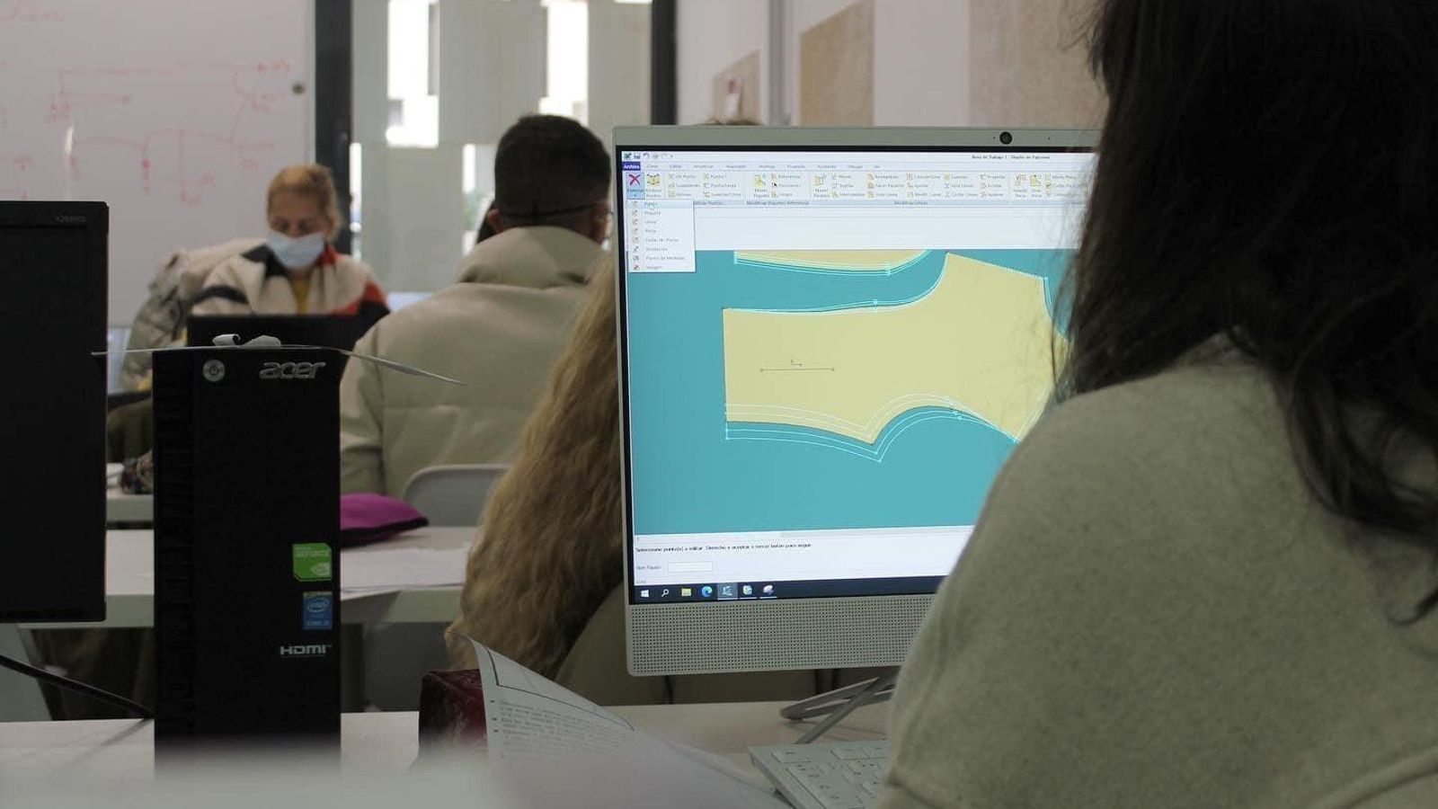 Esta nueva formación se suma a las titulaciones oficiales de Diseño Gráfico y Diseño de Moda, la titulación ESSDM y la Cátedra Internacional de Moda Flamenca.