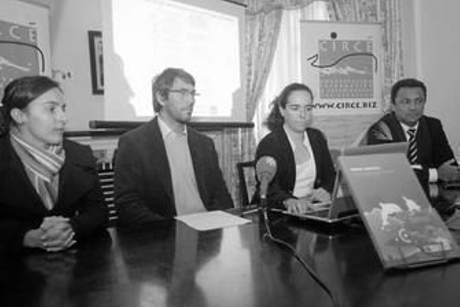 Amalia Puigdengolas, Renau de Stephanis, Pauline Gauffier y Cristóbal Rueda, ayer en rueda de prensa.