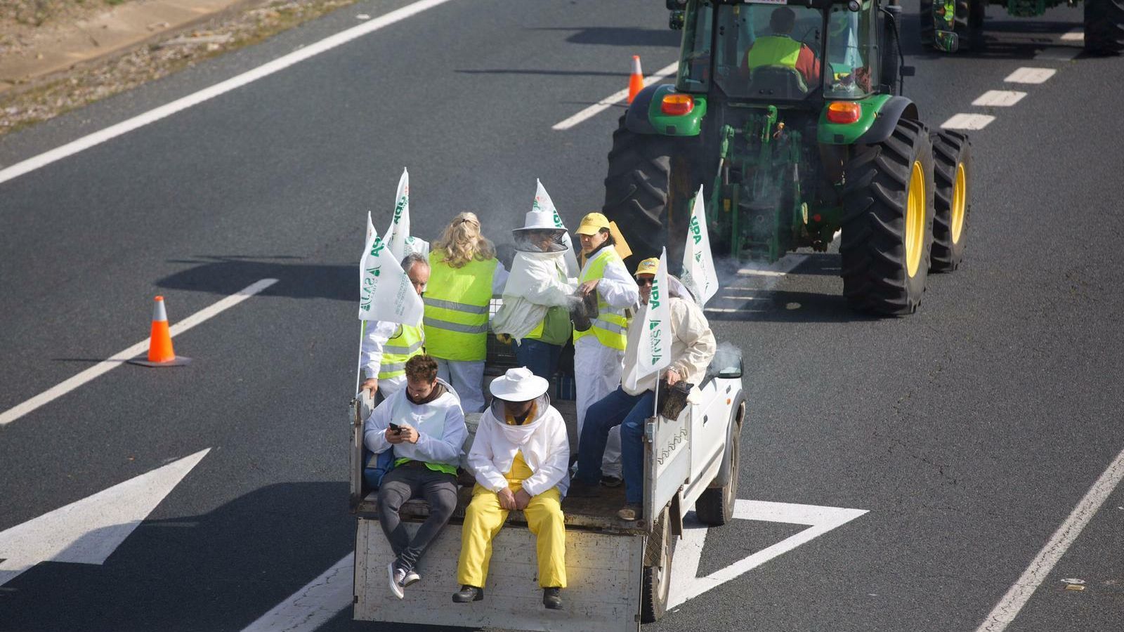 La tractorada de Carmona, en marcha.