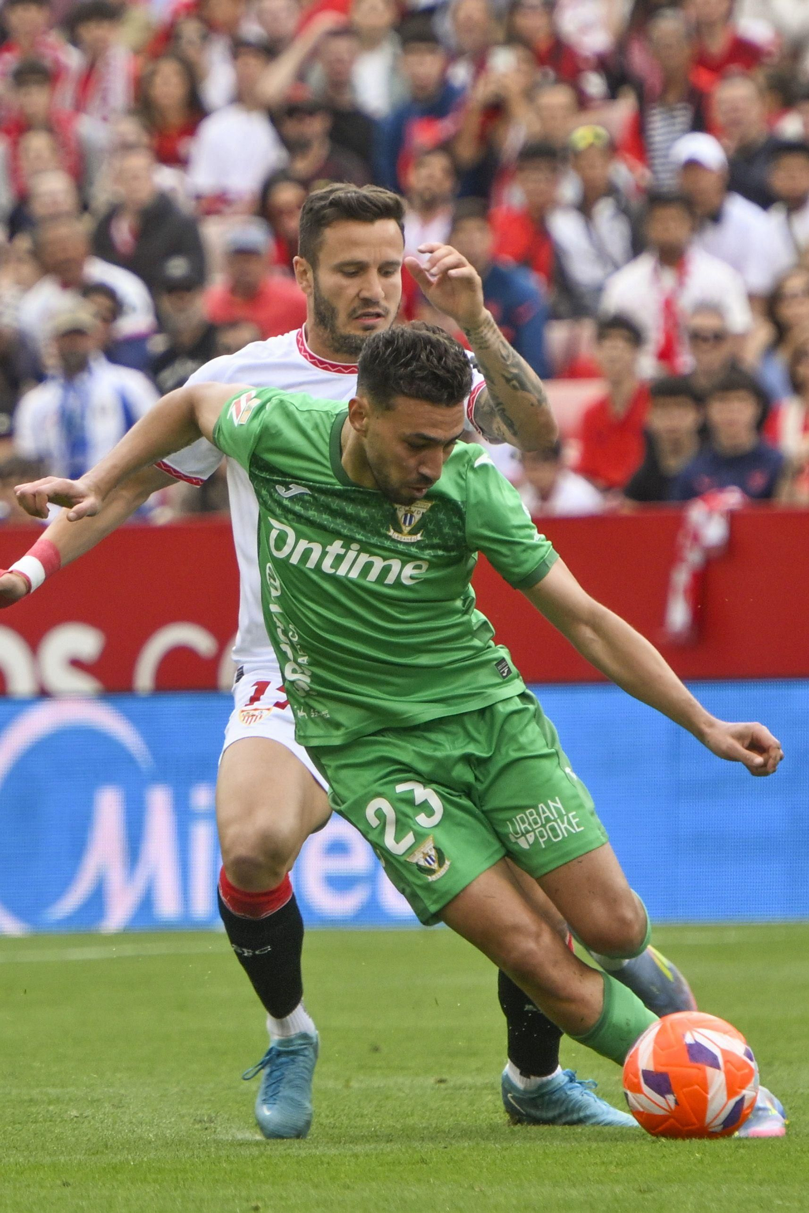 Las fotos del pobrísimo paso de Saúl Ñíguez por el Sevilla