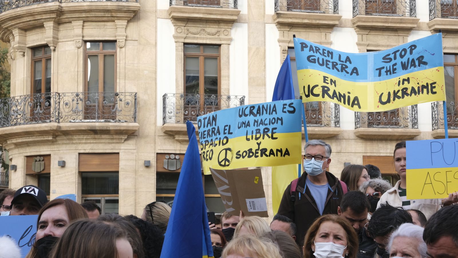 Fotogalería de las protestas contra la invasión rusa en Ucrania. Almería.