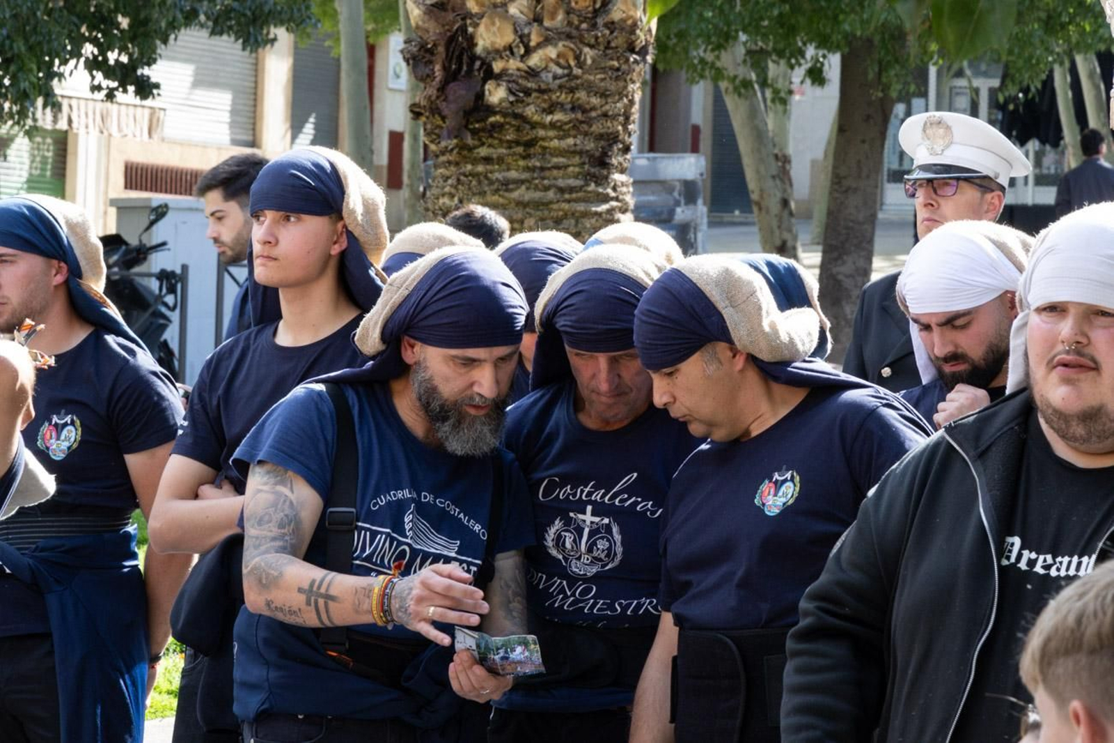 La temida lluvia impide el desarrollo normal de este Martes Santo