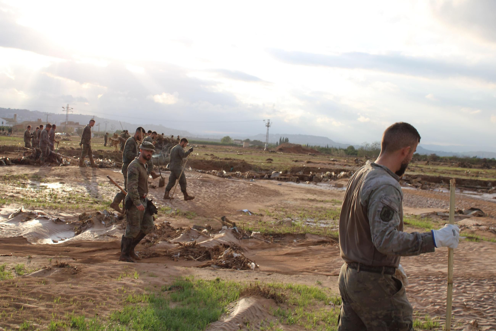 Las imágenes de los soldados de la Brigada Guzmán el Bueno X en Valencia