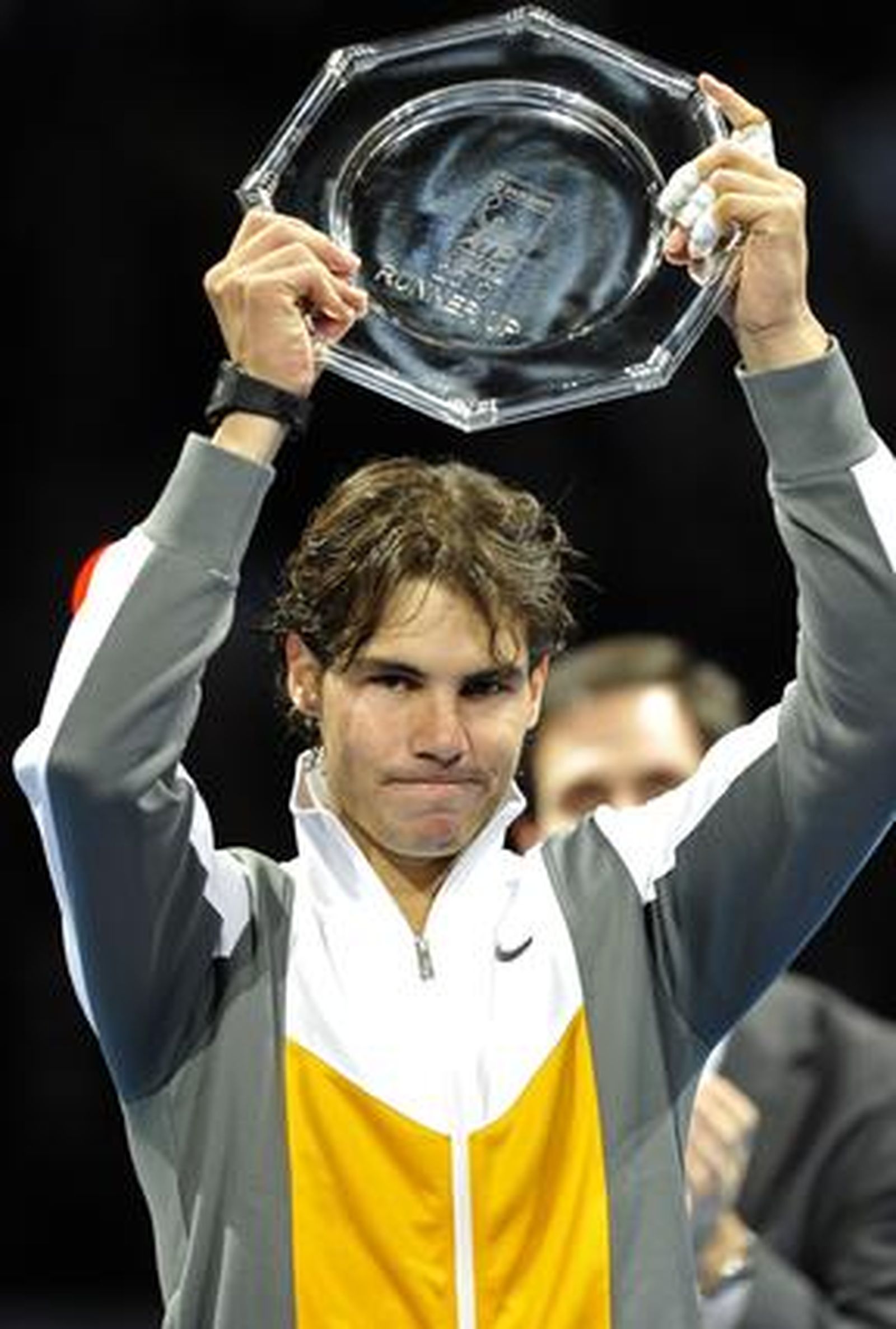 Nadal posa con el trofeo

Foto: REUTERS/AFP