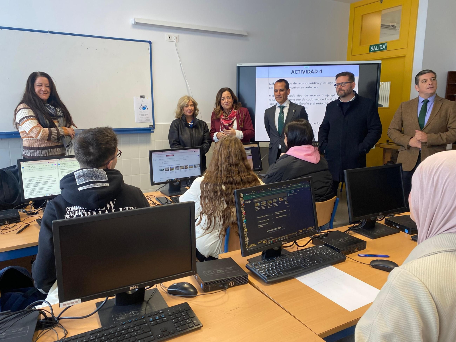 Visita institucional de la consejera de Desarrollo Educativo, María del Carmen Castillo, al IES Los Cerros