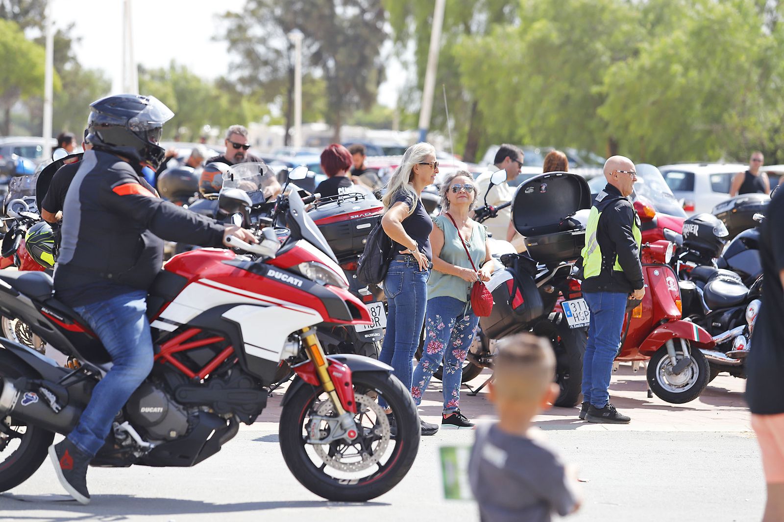 Imágenes de la Concentración del Grupo Motero Descubridores en Huelva