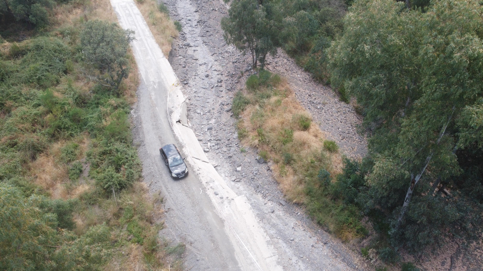 Zona del camino que será reparada. Zona del camino que será reparada.