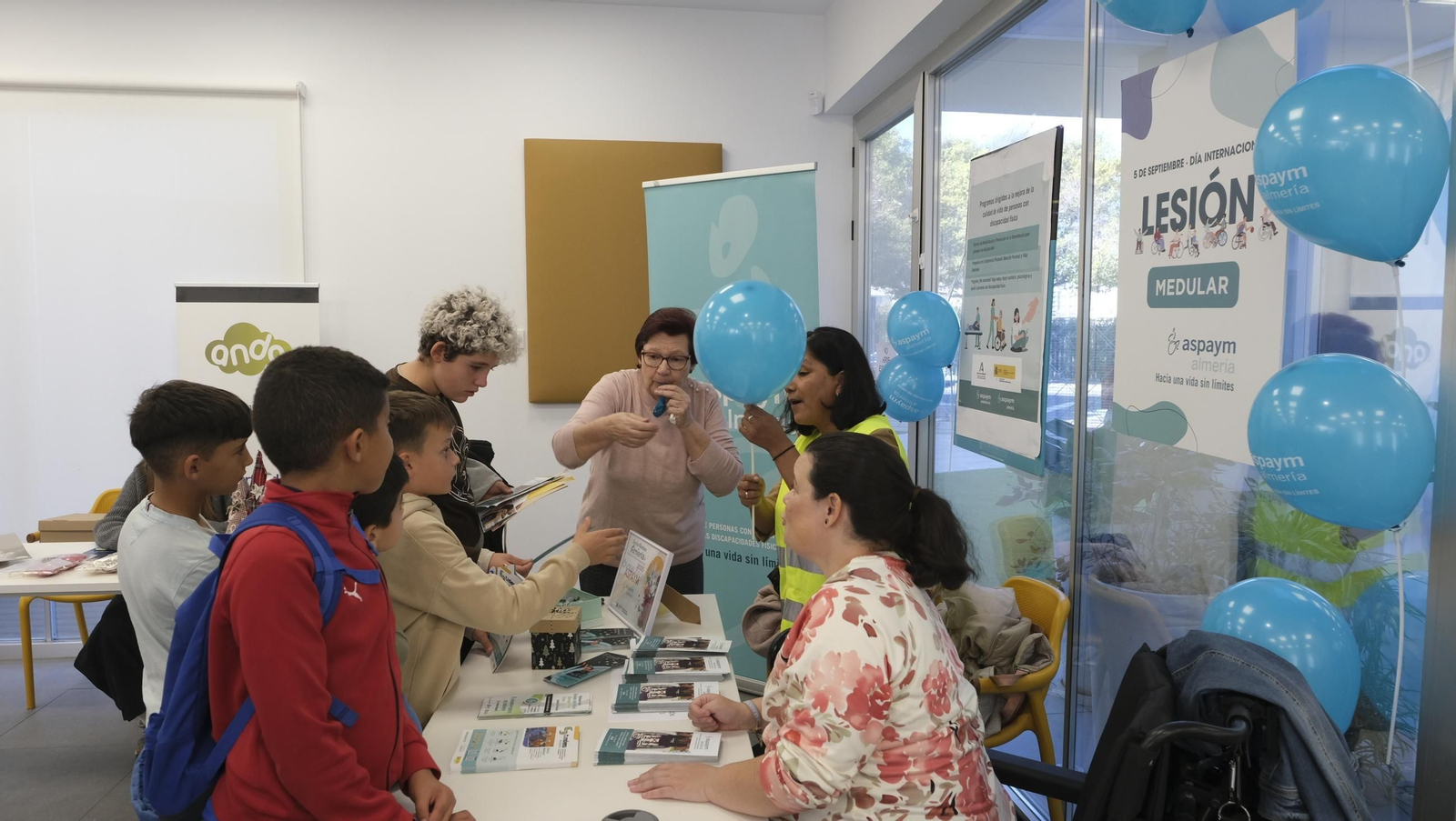 Imágenes de la Jornada de Puertas Abiertas de Asociaciones en el Espacio Alma