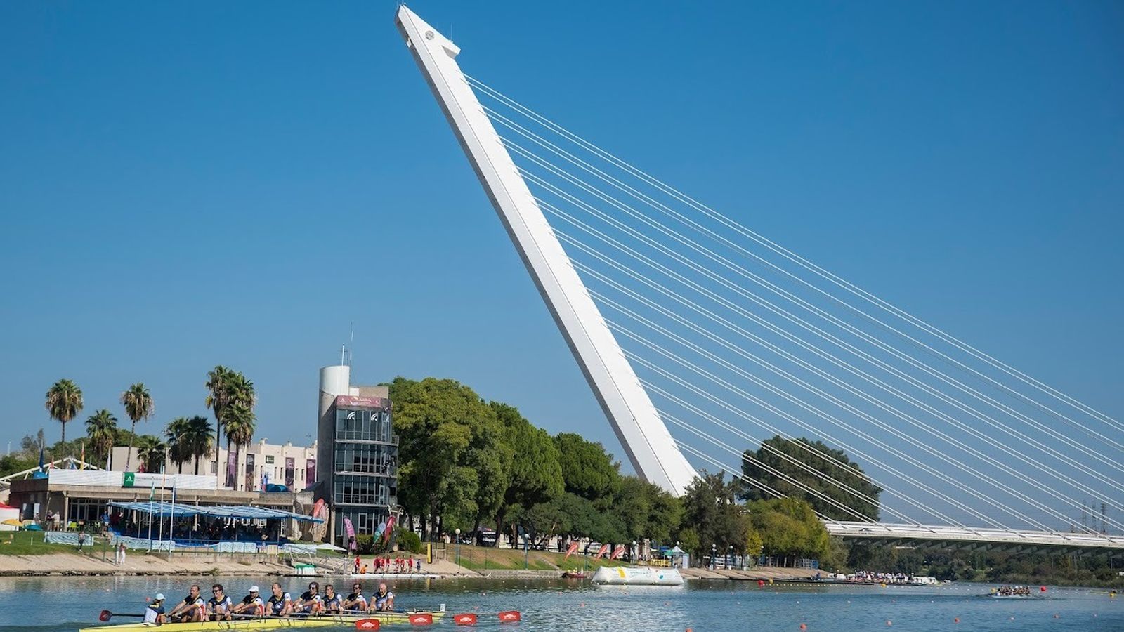 Imagen de una de las pruebas en el Guadalquivir.