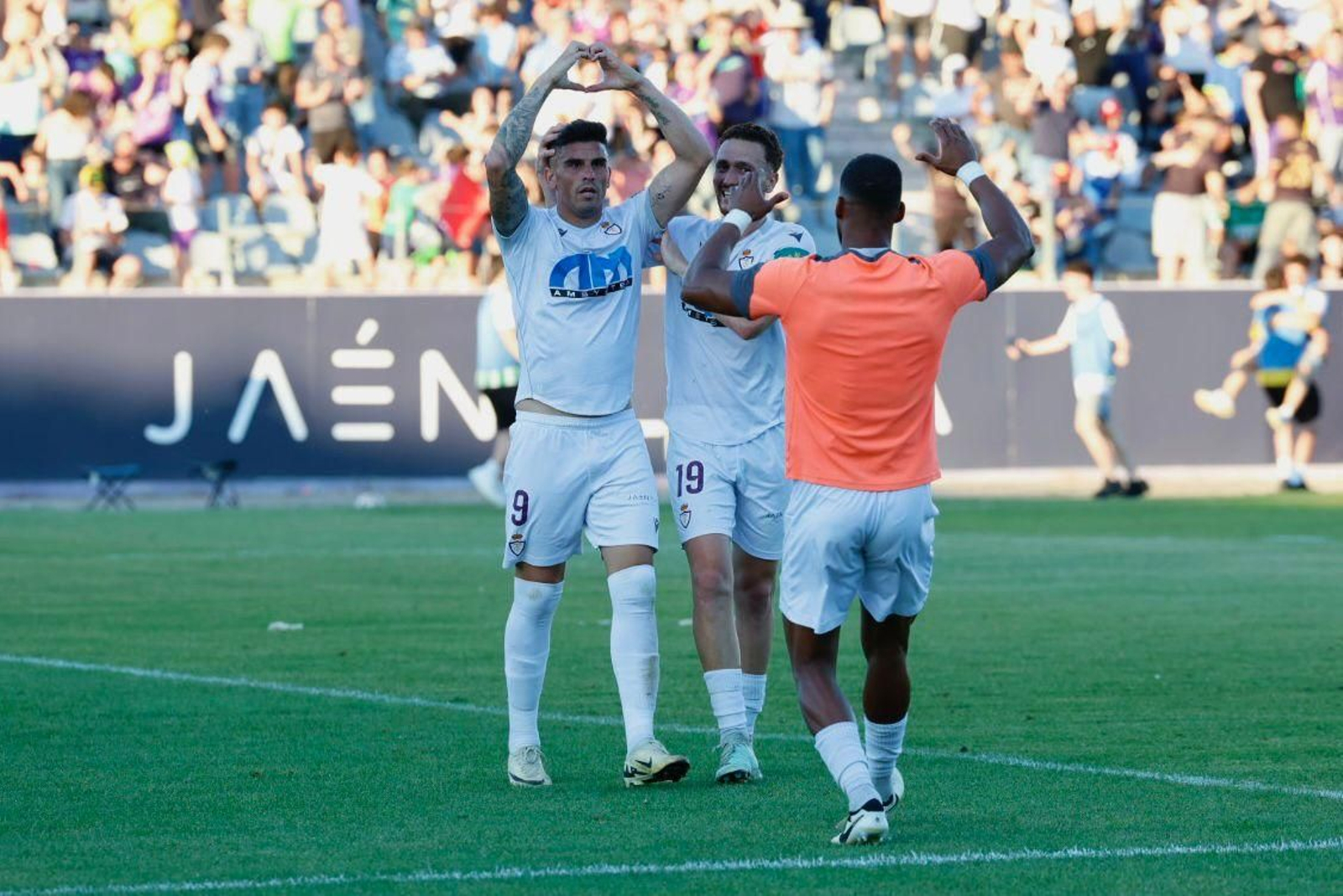 Fernando celebra el gol del empate.