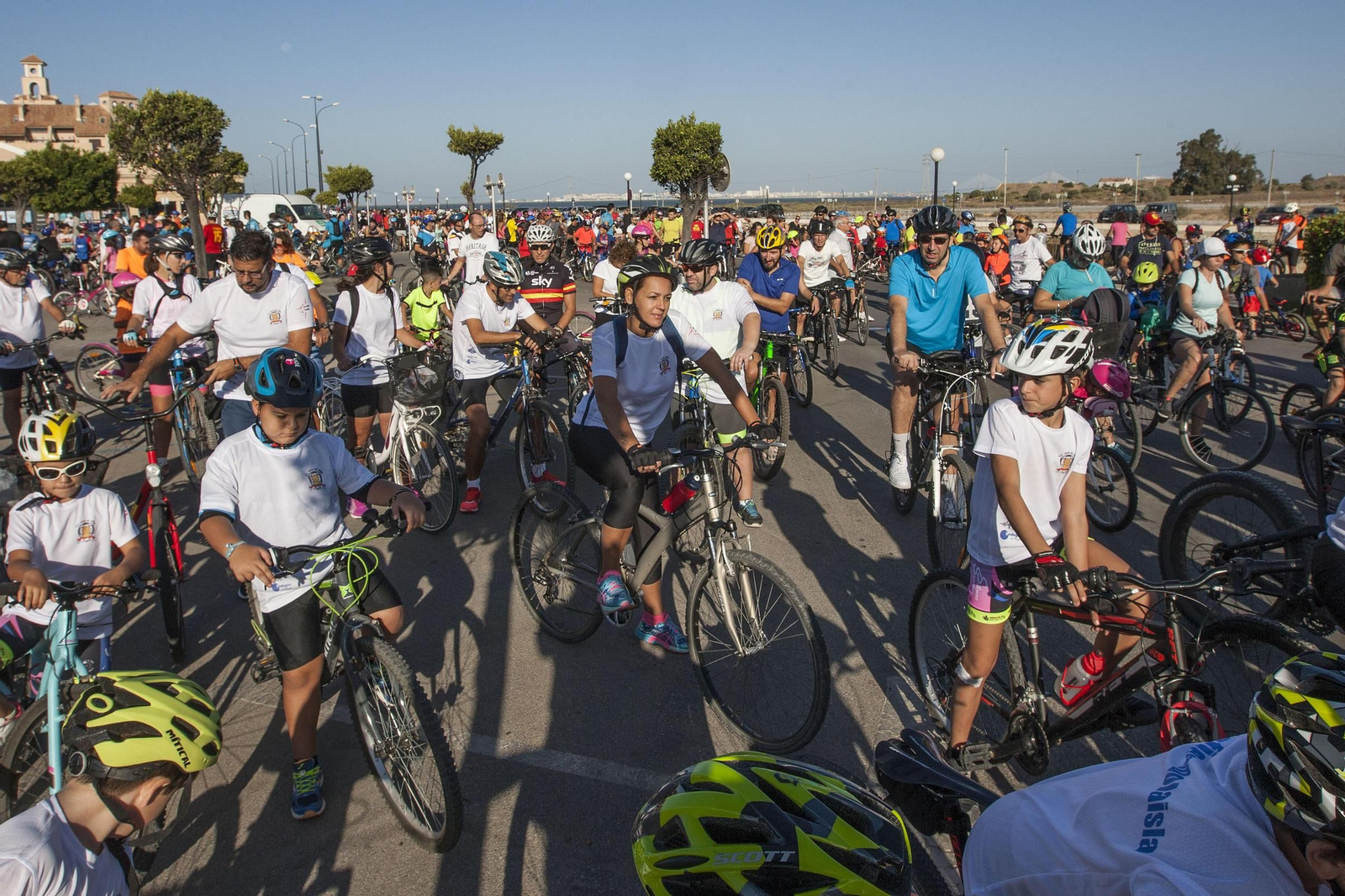 El Día de la Bicicleta, a su salida desde Bahía Sur.