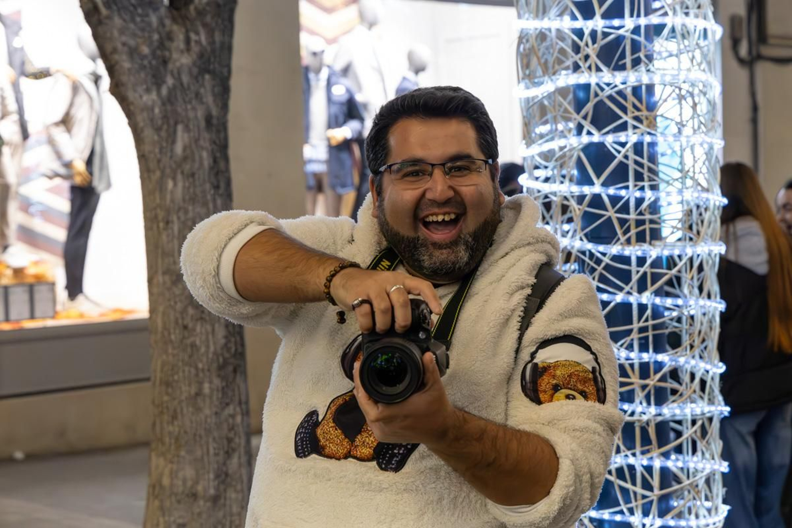 Jaén enciende su Navidad con sus habitantes echados a la calle
