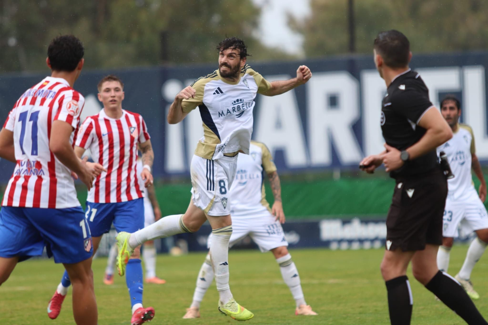 El Marbella cae ante el Atlético Madrileño en el descuento (0-1)