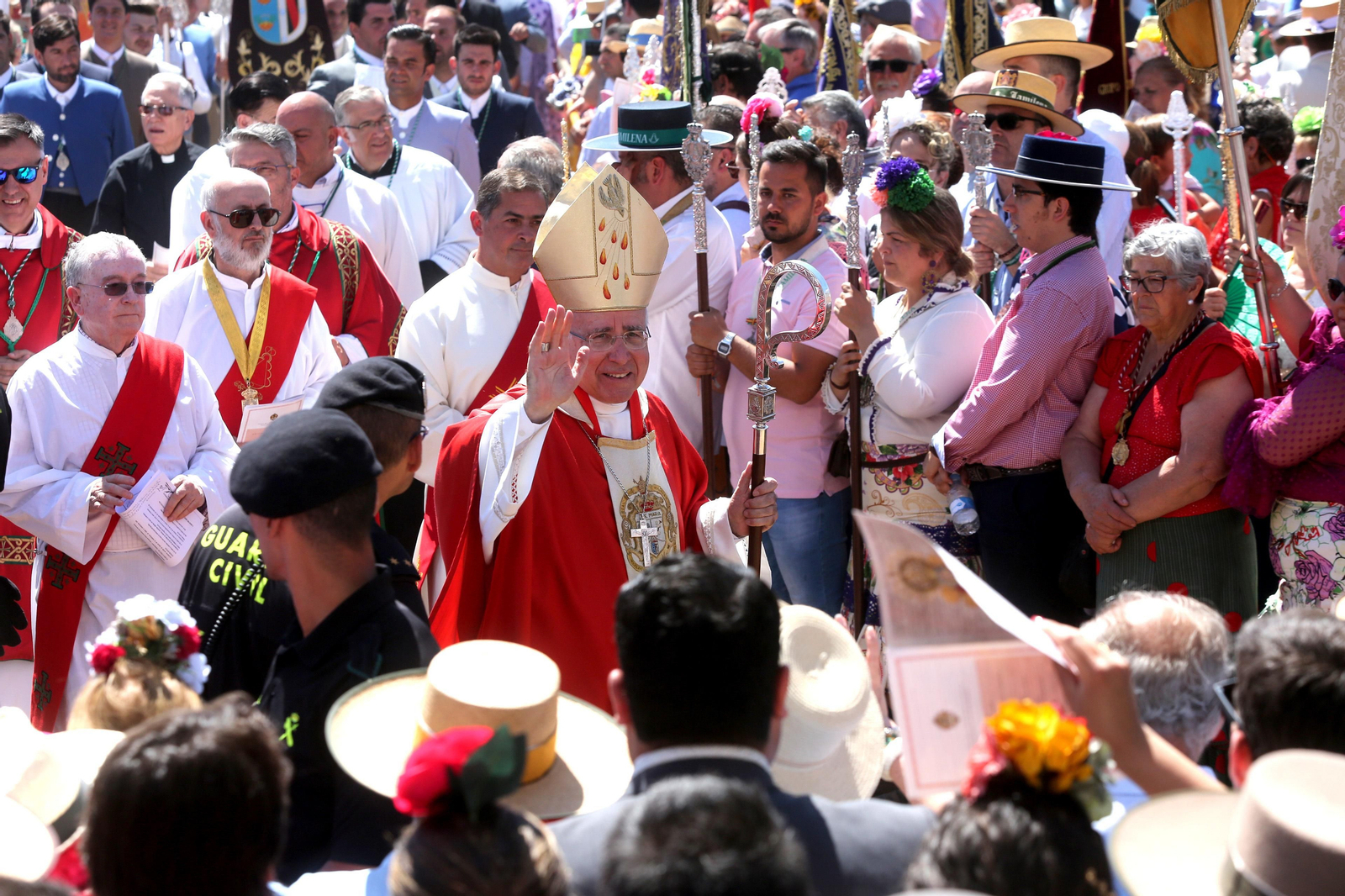 Imágenes de la misa de Pentecostés de la Romería del Rocío 2019