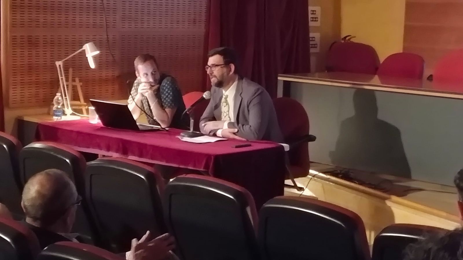 Conferencia de Guillermo Herrera Fernández, presentado por Jesús Anguita, de la Fundación González Byass.