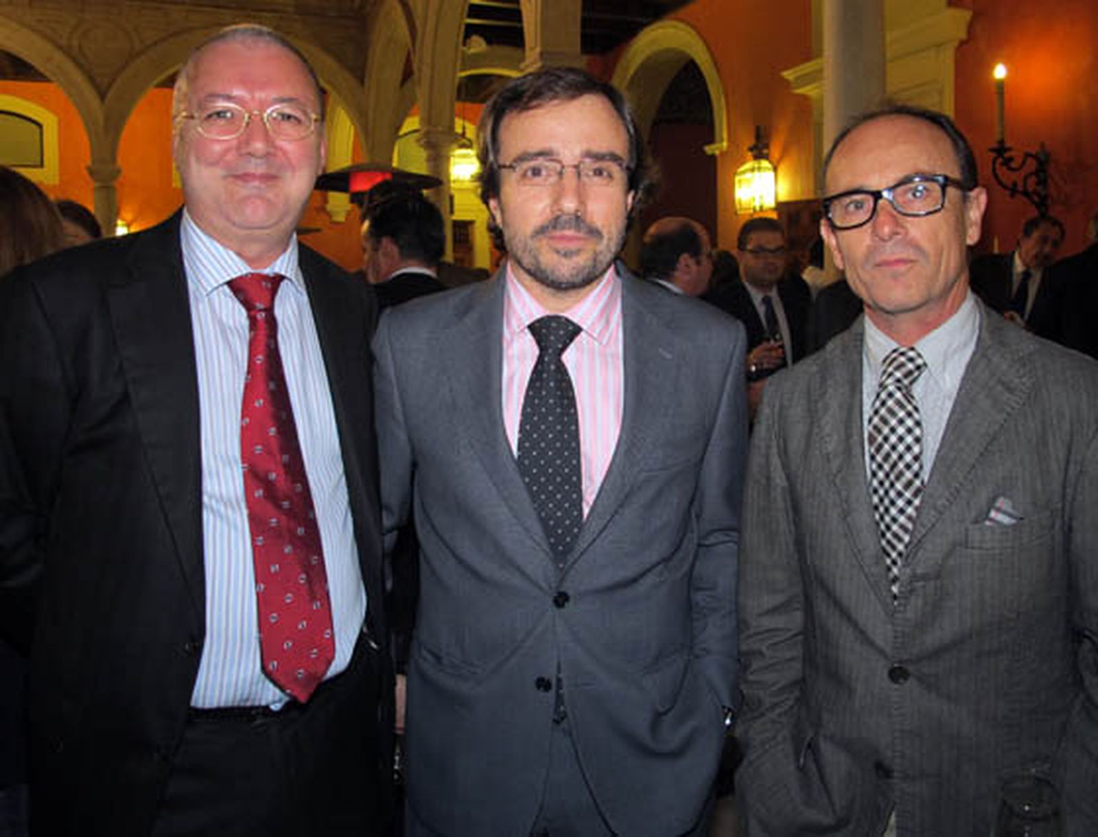 Antonio Barba y Arturo Coloma, de Detea, con Gonzalo Melgarejo, de Bogaris.

Foto: Victoria Ramírez