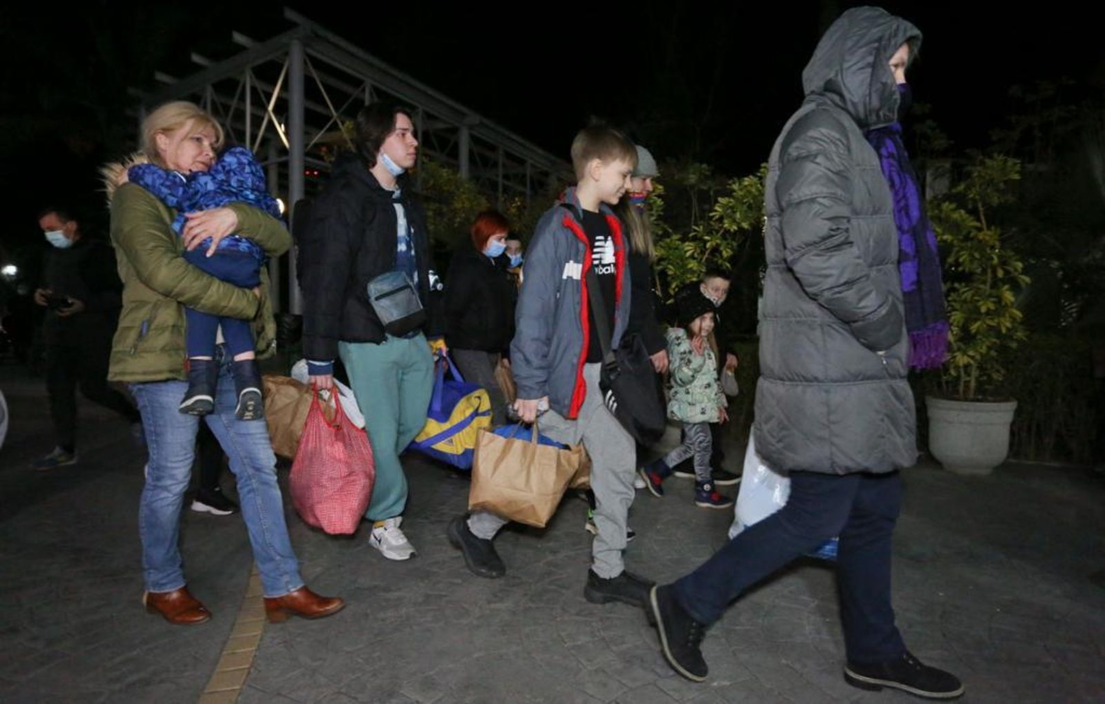 La llegada a Málaga del autobús con 47 ucranianos, en fotos