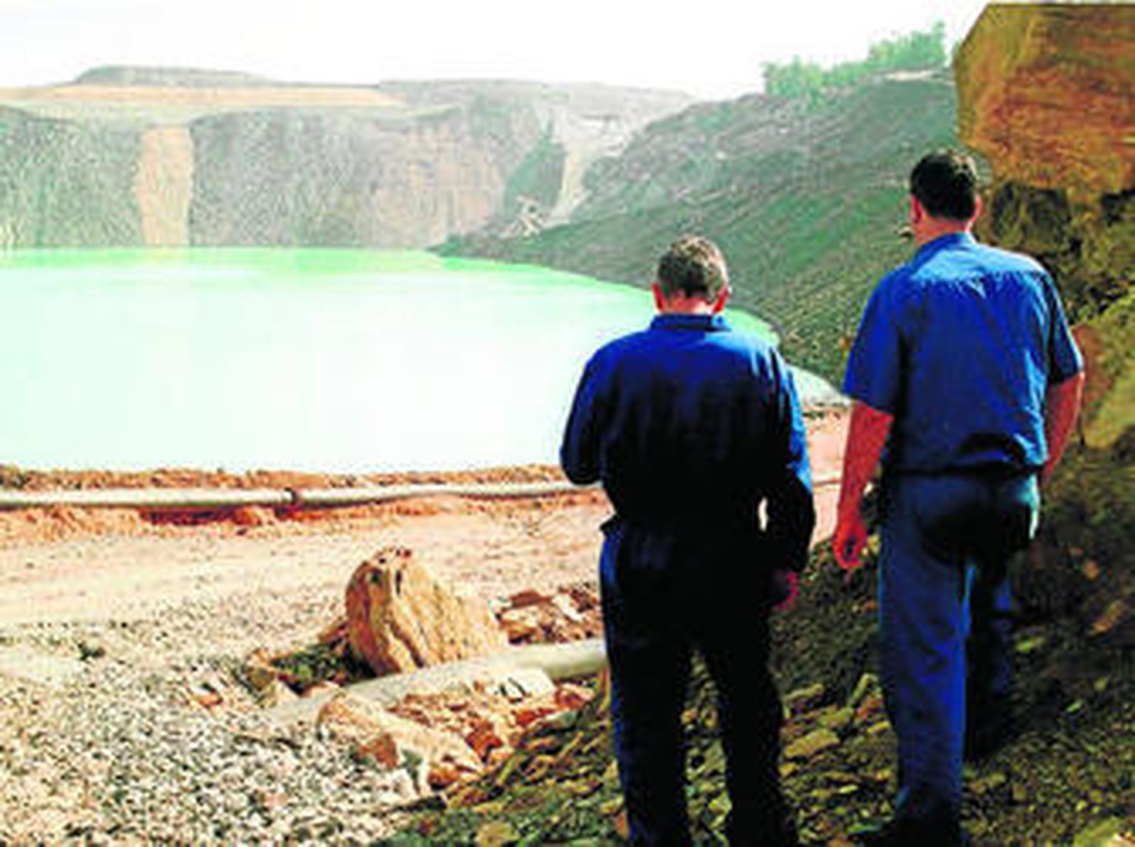 Una imagen de la vieja corta, en la que se depositaron los lodos tras la rotura de la balsa y en la que siguen.