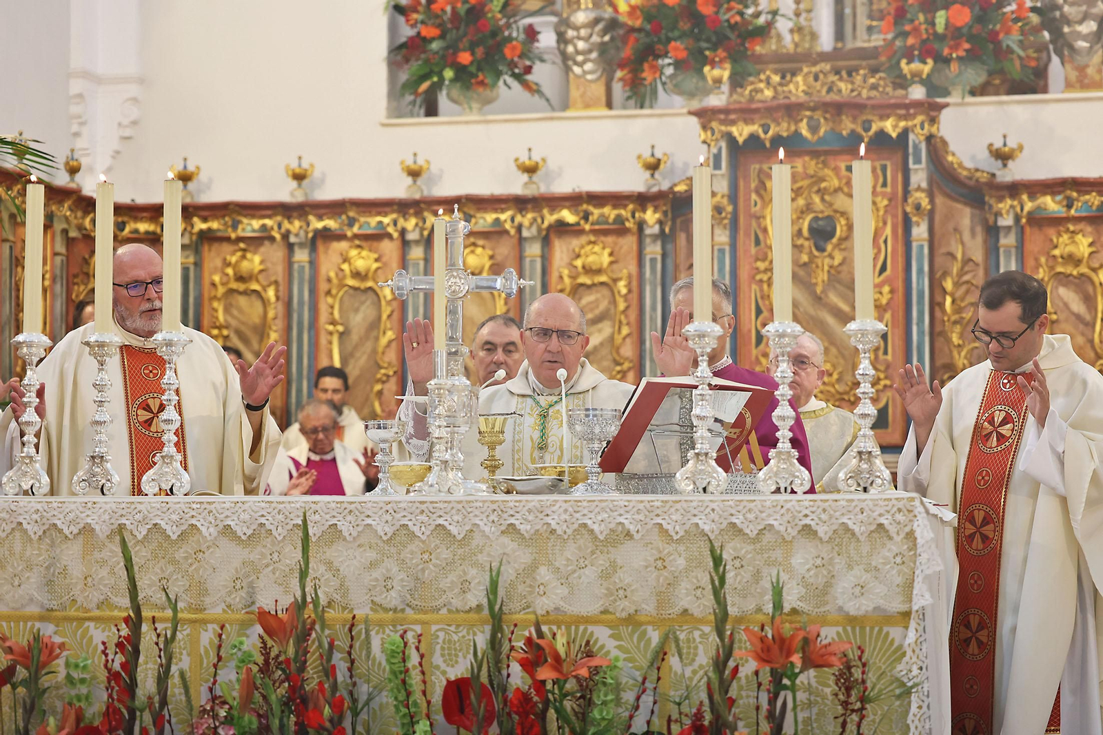 Imágenes de la procesión del Corpus Christi por las calles de Huelva