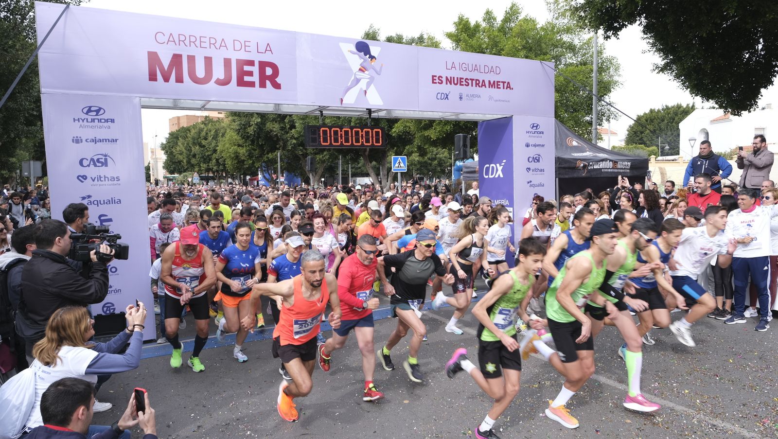 Imágenes de la Carrera de la Mujer 2023 en Almería