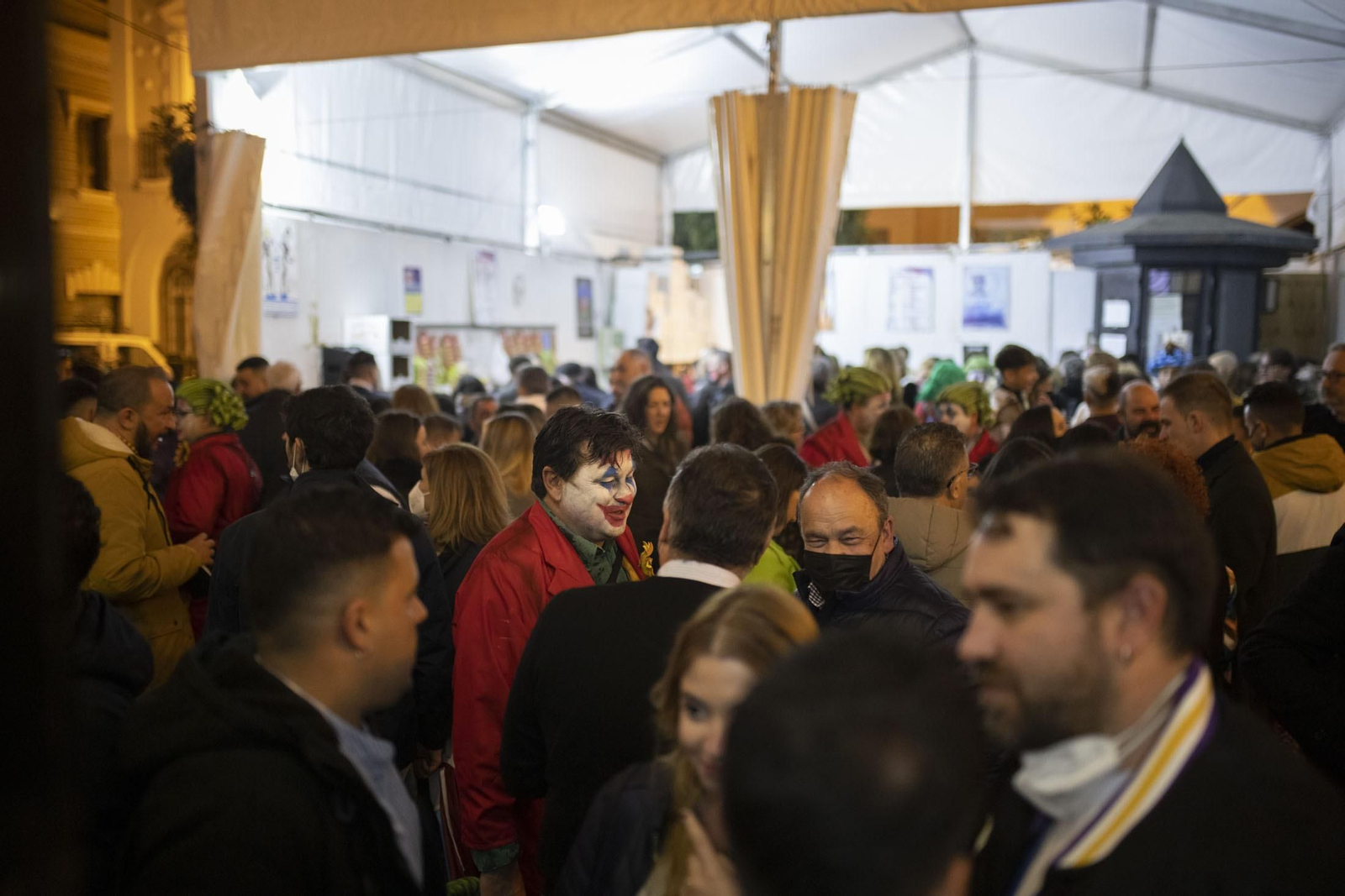 Imágenes del ambiente en el cuarto día del concurso de agrupaciones del Carnaval Colombino