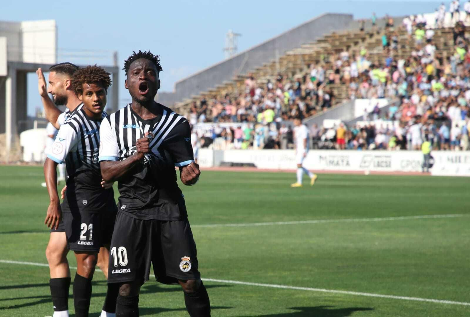 Alhassan Koroma celebra su tanto, el del triunfo sobre el Córdoba