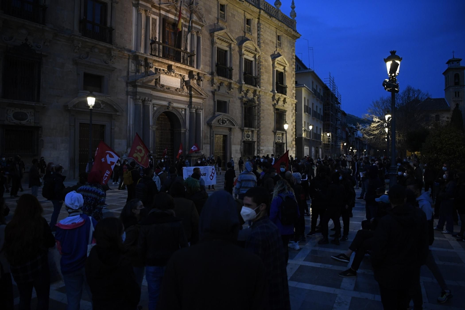 Fotos: disturbios y altercados entre manifestantes y la Policía en Granada