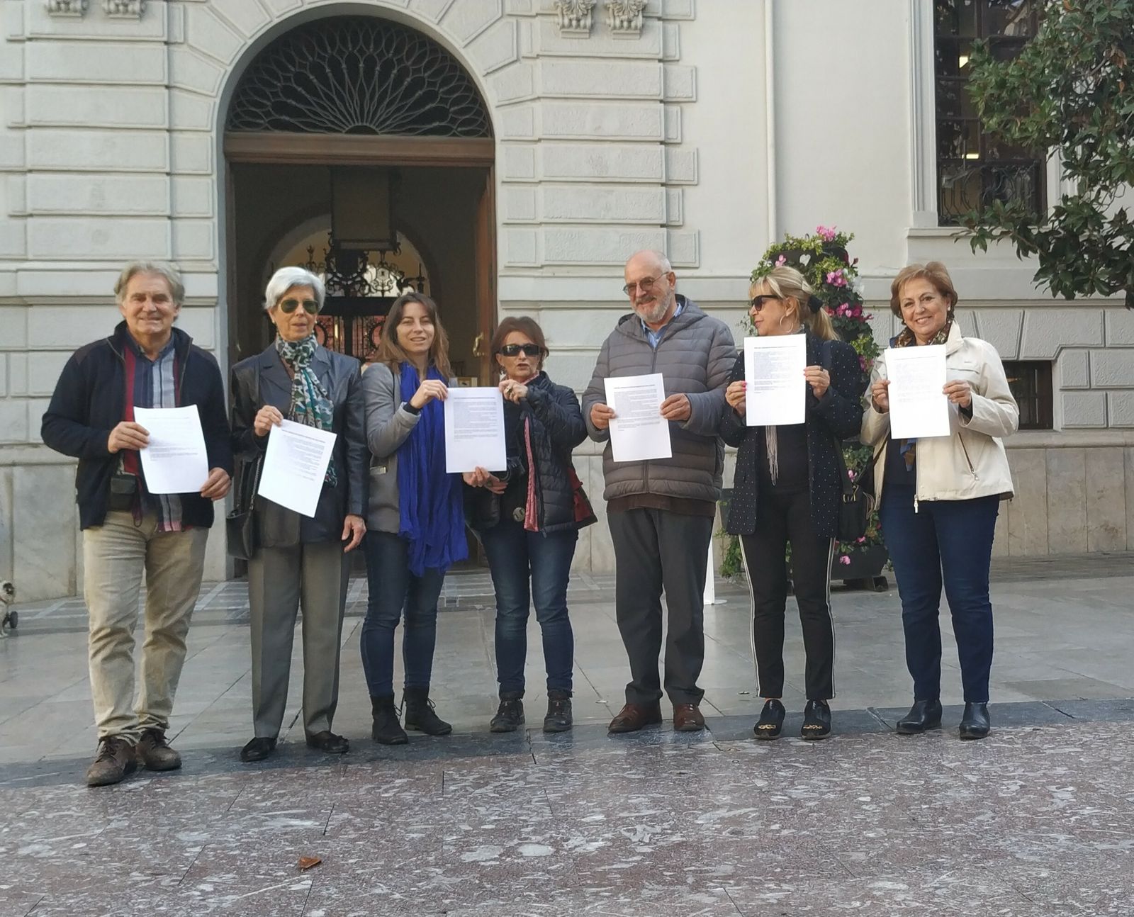 Colectivos han pedido hoy unas jornadas de puertas abiertas en el palacete