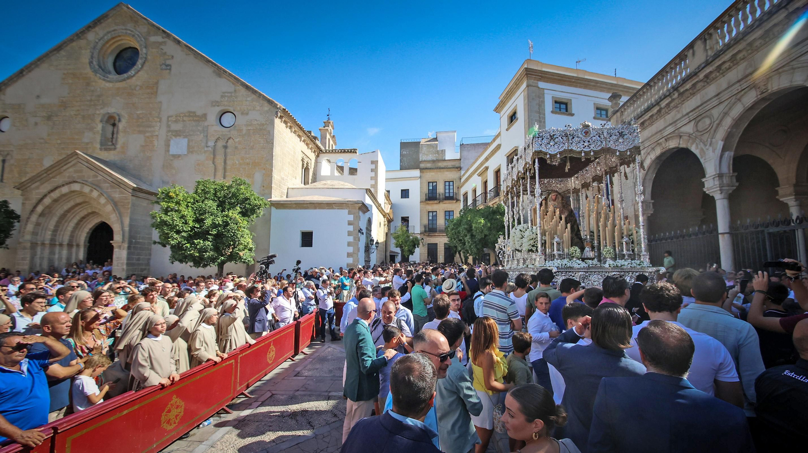 La Virgen de la Estrella ilumina las calles de Jerez La Virgen de la Estrella ilumina las calles de Jerez