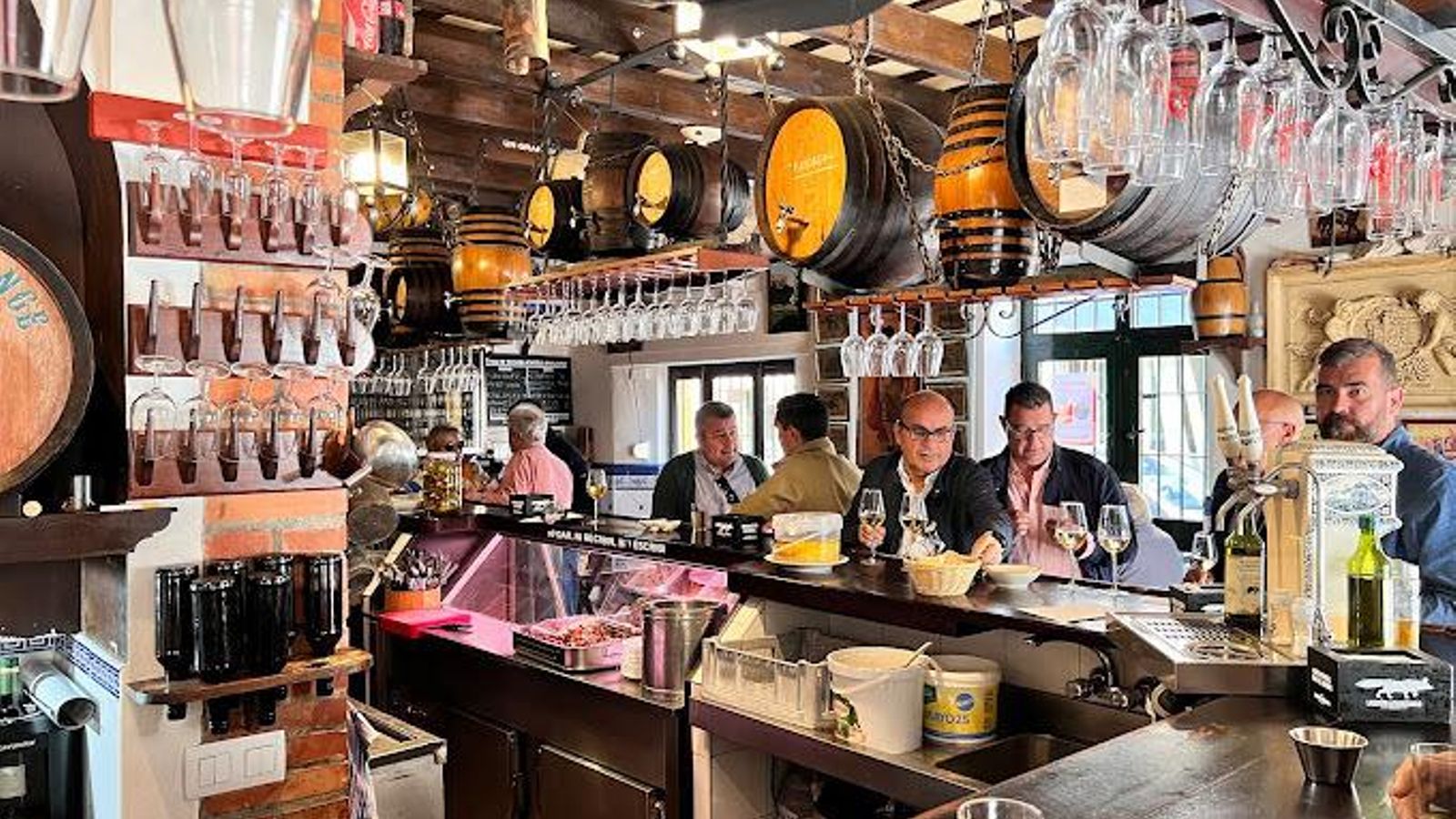 Interior de Taberna der Guerrita, en Sanlúcar.
