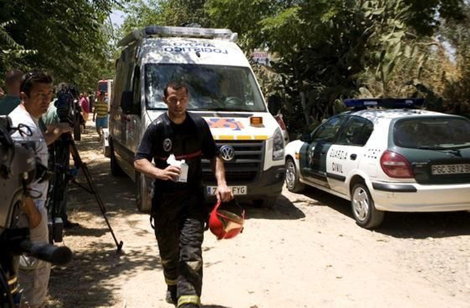 Una explosión en una pirotecnia mata a cuatro personas en Benacazón. / EFE