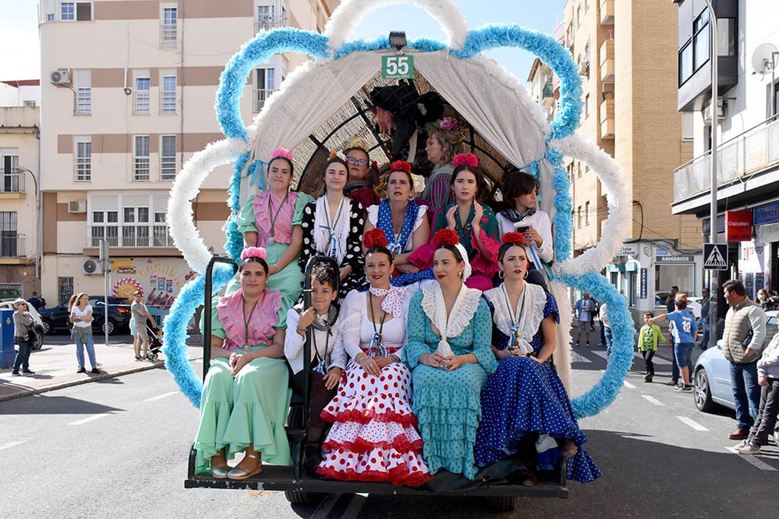 Imágenes de los carros de la Hermandad del Rocío de Huelva