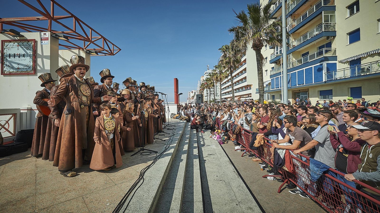 Las imágenes de la Batalla de Coplas y el carrusel de la Viña