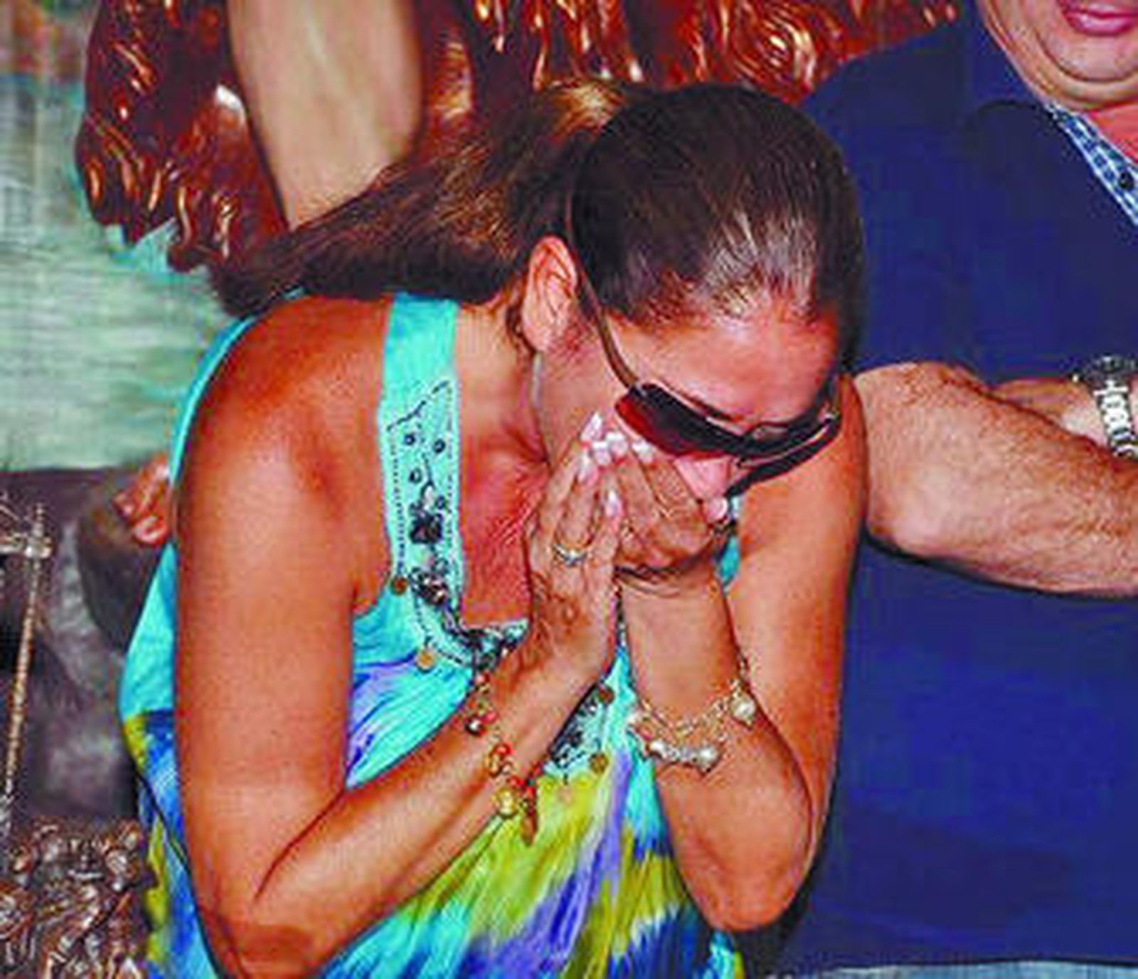 Isabel Pantoja, emocionada ante la Virgen del Rocío