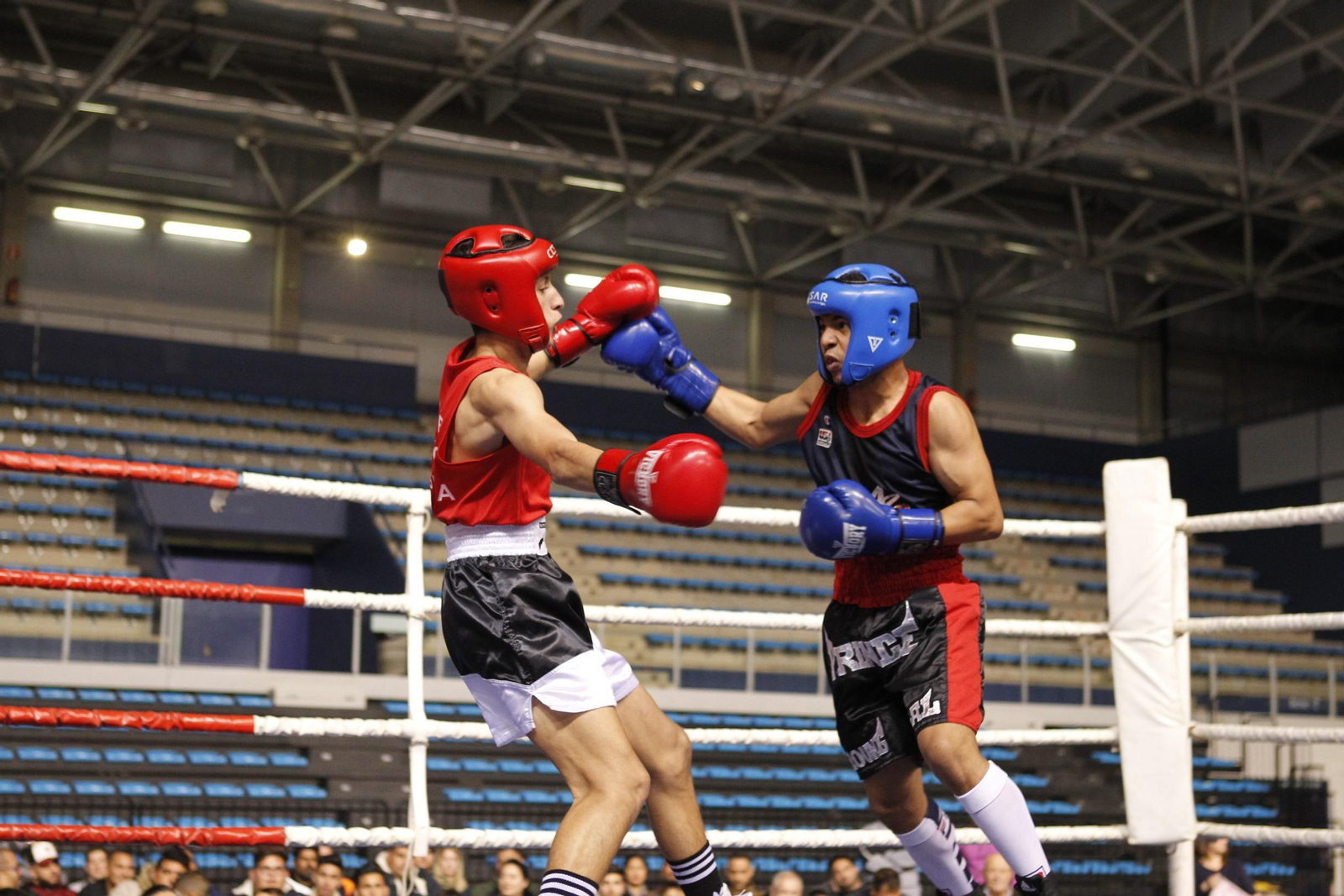 Fotogalería de la velada solidaria de boxeo