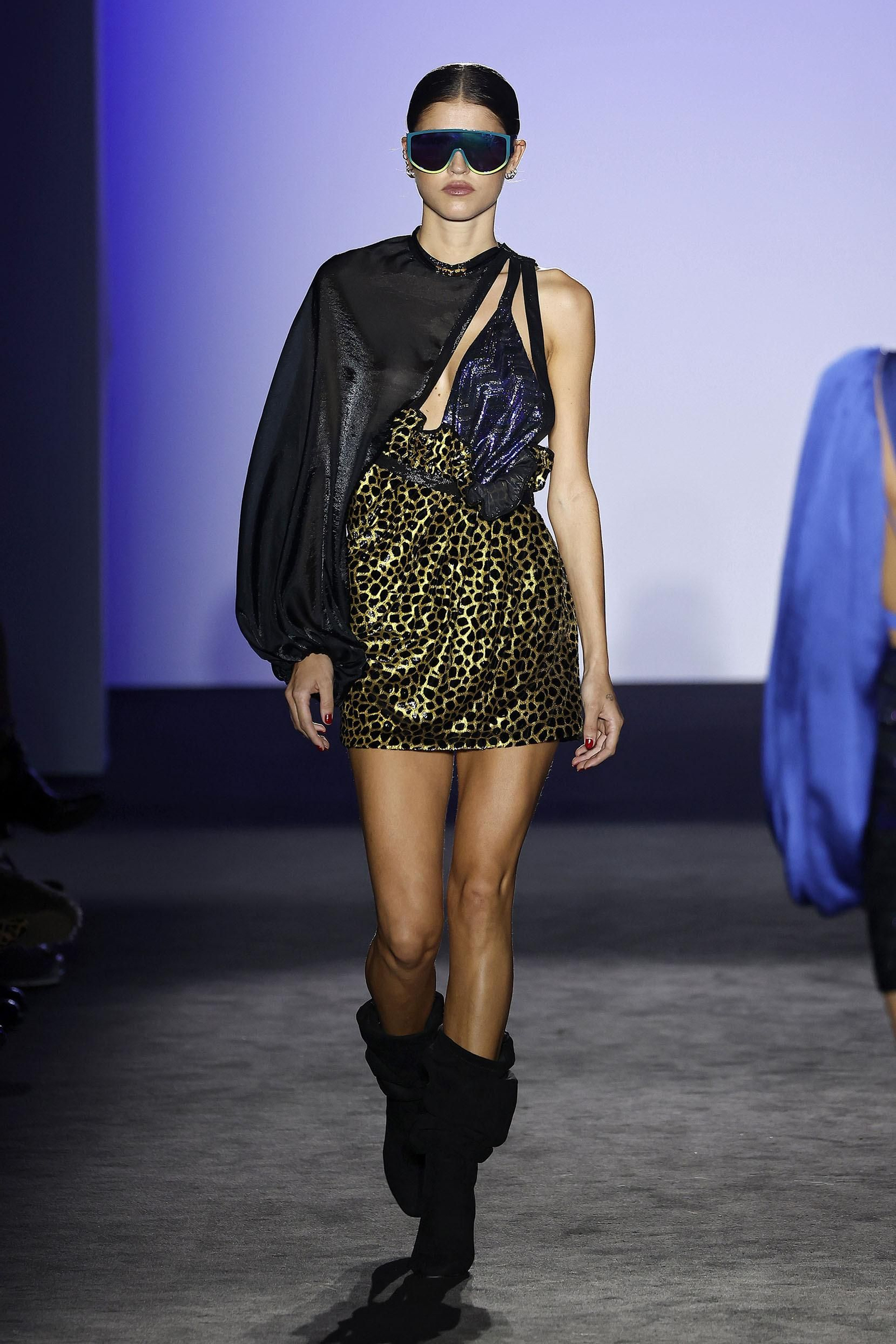 Un diseño de Custo visto en la 080 Barcelona Fashion.