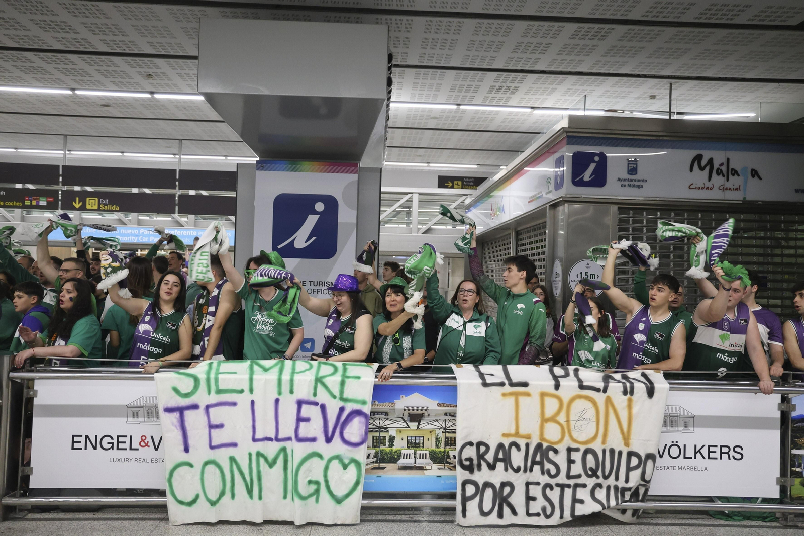 La llegada de los héroes de Belgrado, en imágenes