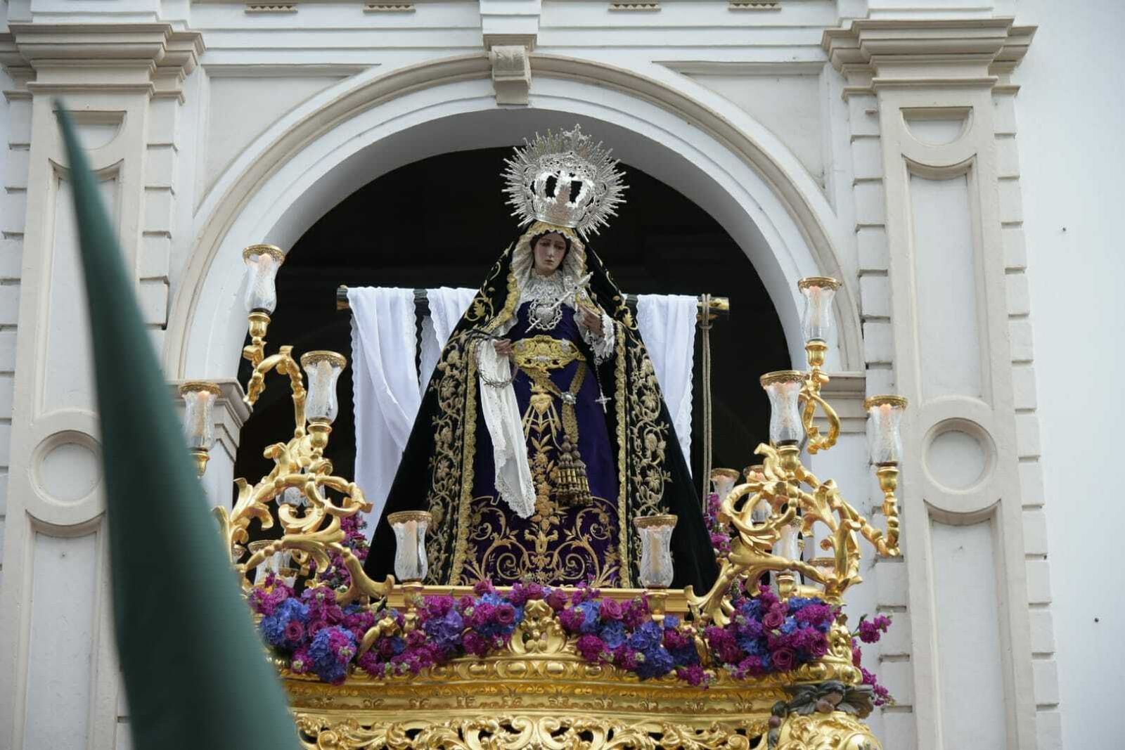 Salida de la Soledad desde la Iglesia de la Concepción.