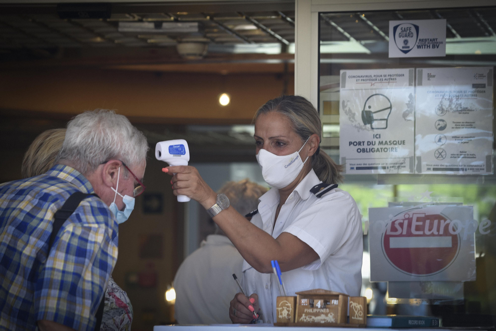 Más de 100 cruceristas, en una travesía por el Guadalquivir rumbo a Huelva y Cádiz