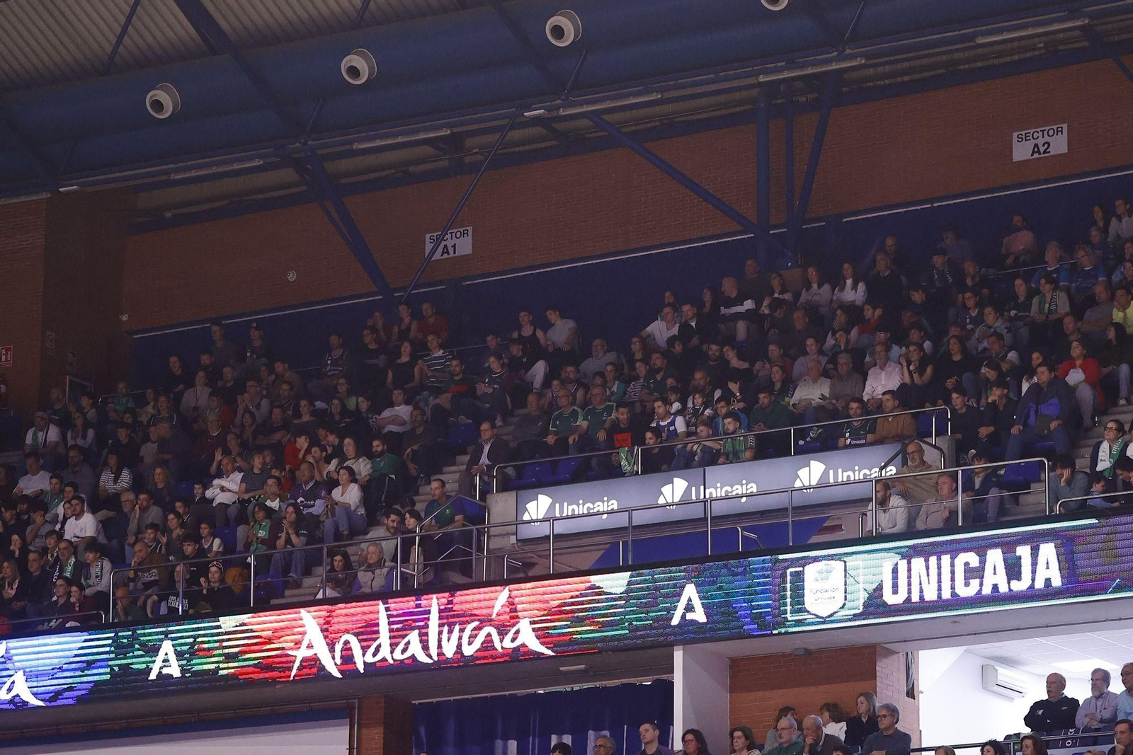 Búscate en las gradas del Carpena en el Unicaja-San Pablo Burgos