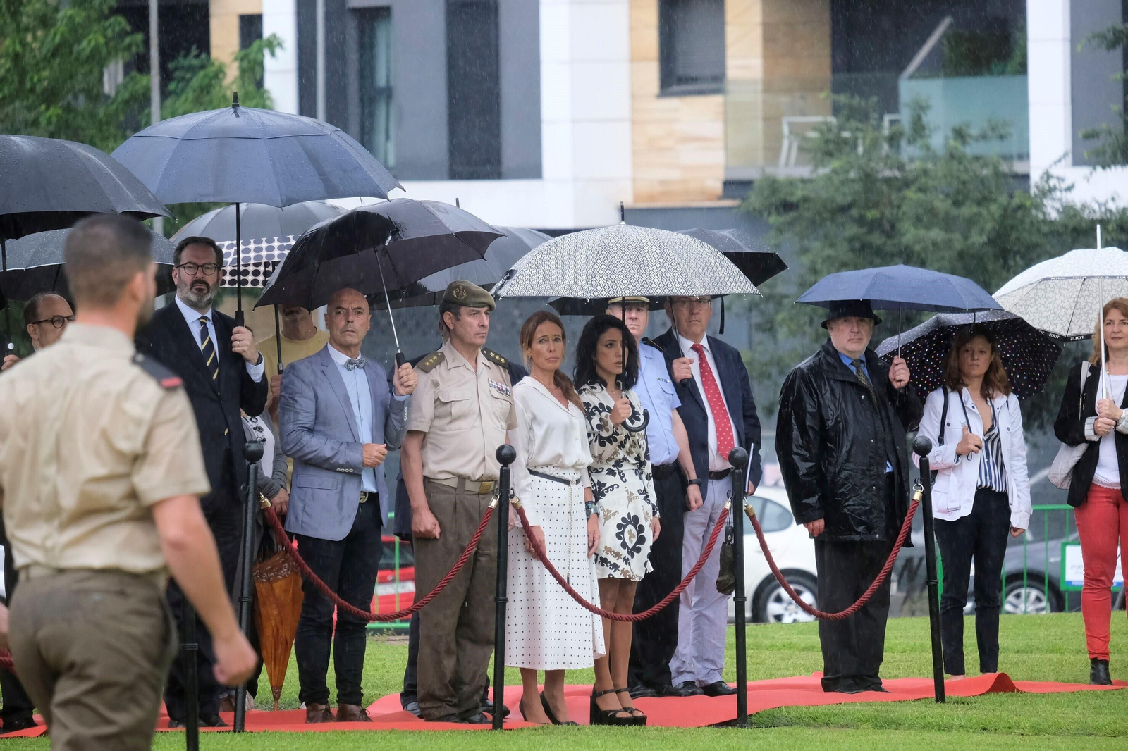 El izado de la bandera de España en Córdoba, en imágenes