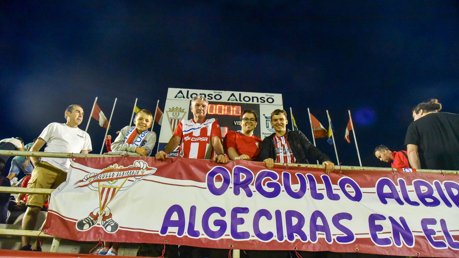Las fotos del ambiente en el  Algeciras CF - San Fernando CD de la primera jornada.