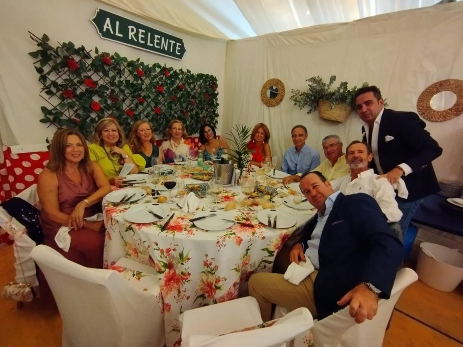 Reme Montero, Manolinda Cifuentes, Malu Astorga, Rosina Colaldo, Marisa Jayme, Susana Alba, Jaime Montañés, Paco Redondo, Roberto Sánchez, Manolo Cabezuelo y Antonio Alba.
