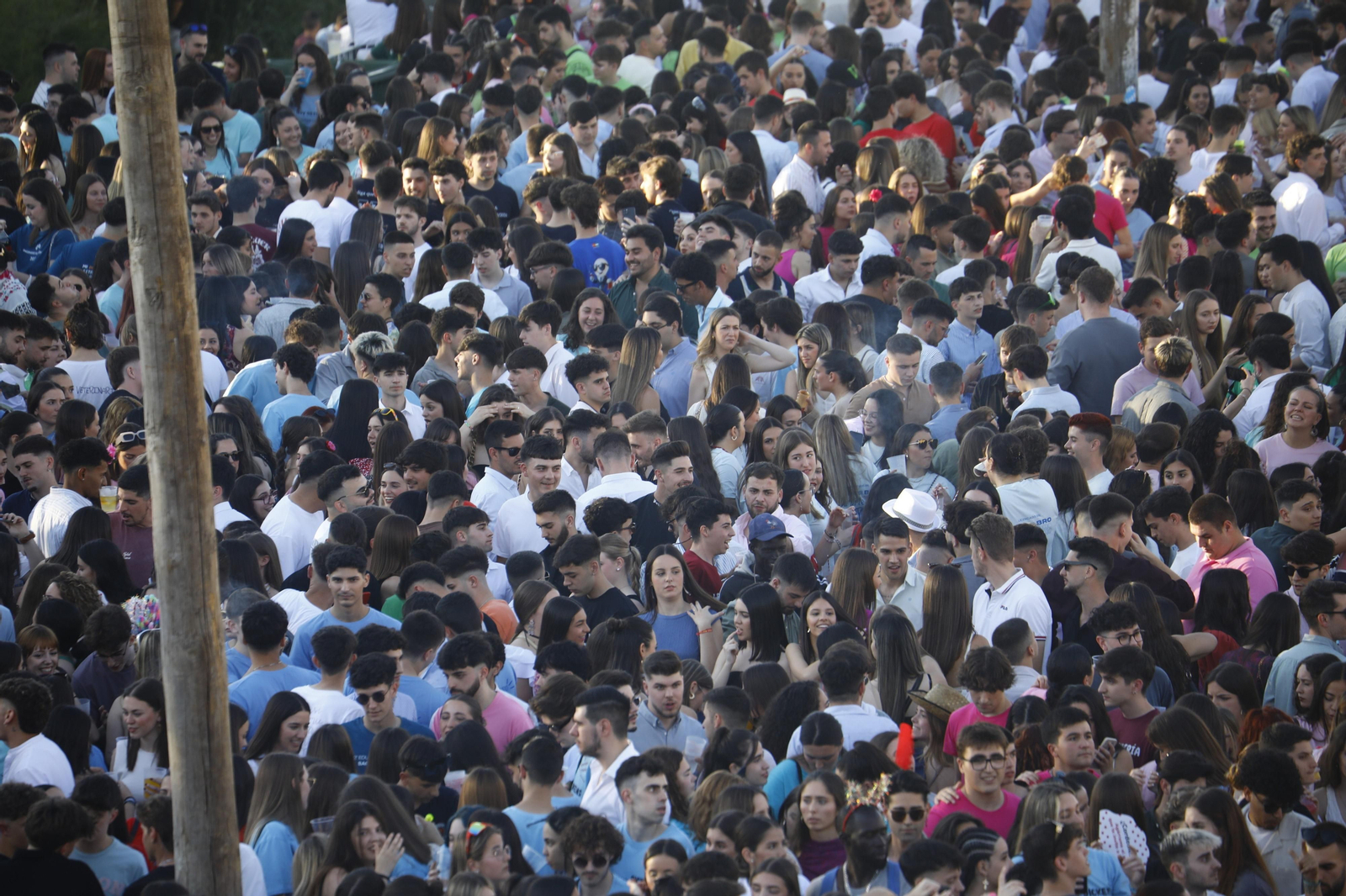 Las mejores fotos del botellón de la Feria de Córdoba