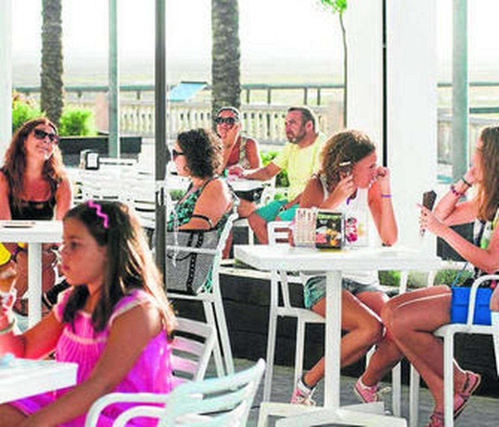 Una de las terrazas del nuevo Bahía Sur.