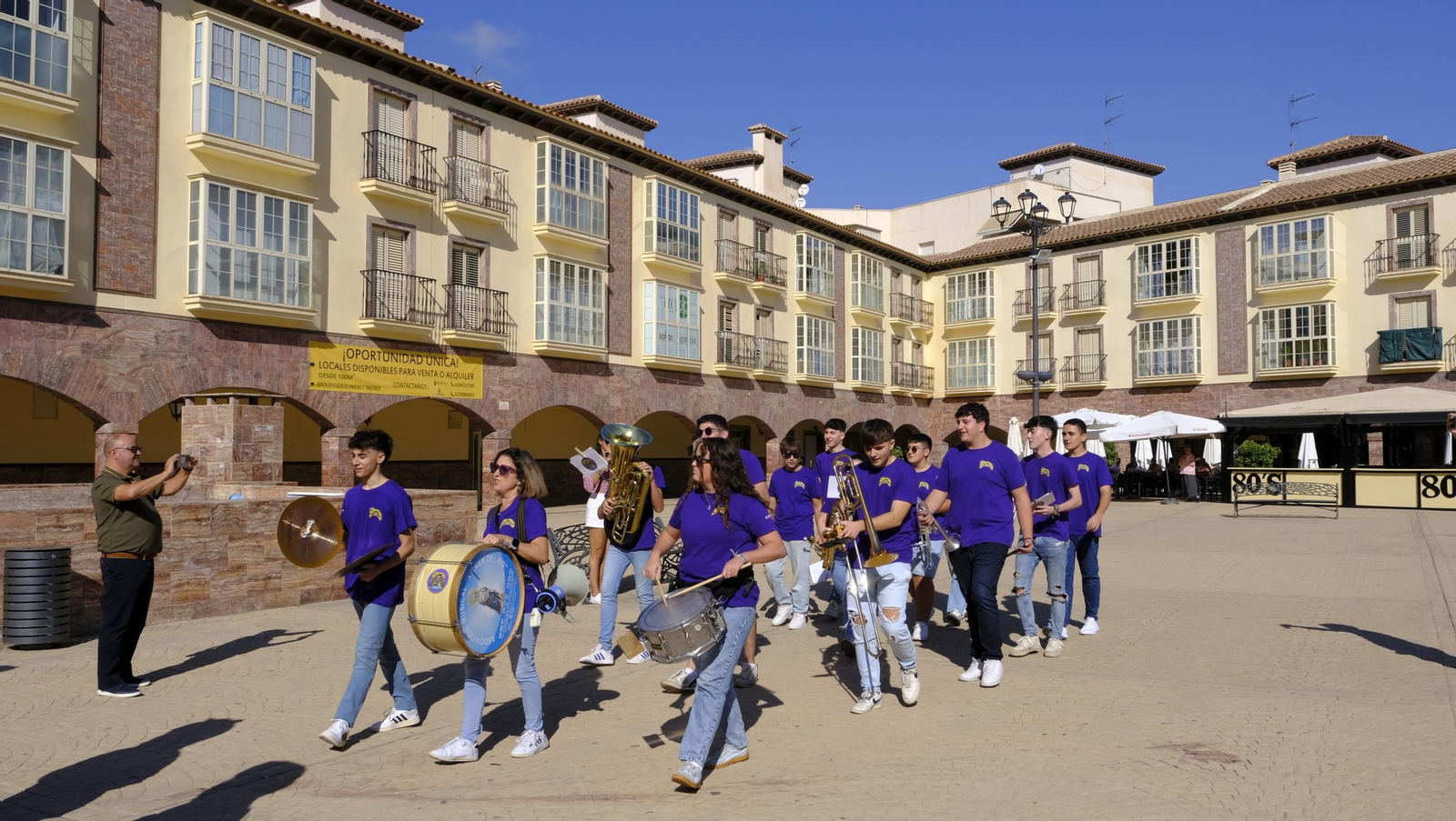 Encierro infantil y gigantes y cabezudos en las Fiestas de Huércal Overa, en imágenes