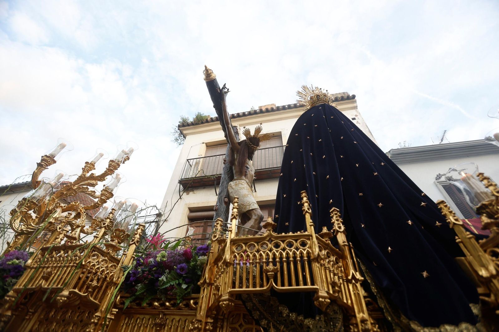 La procesión del Cristo de Gracia en este Jueves Santo de Córdoba, en imágenes