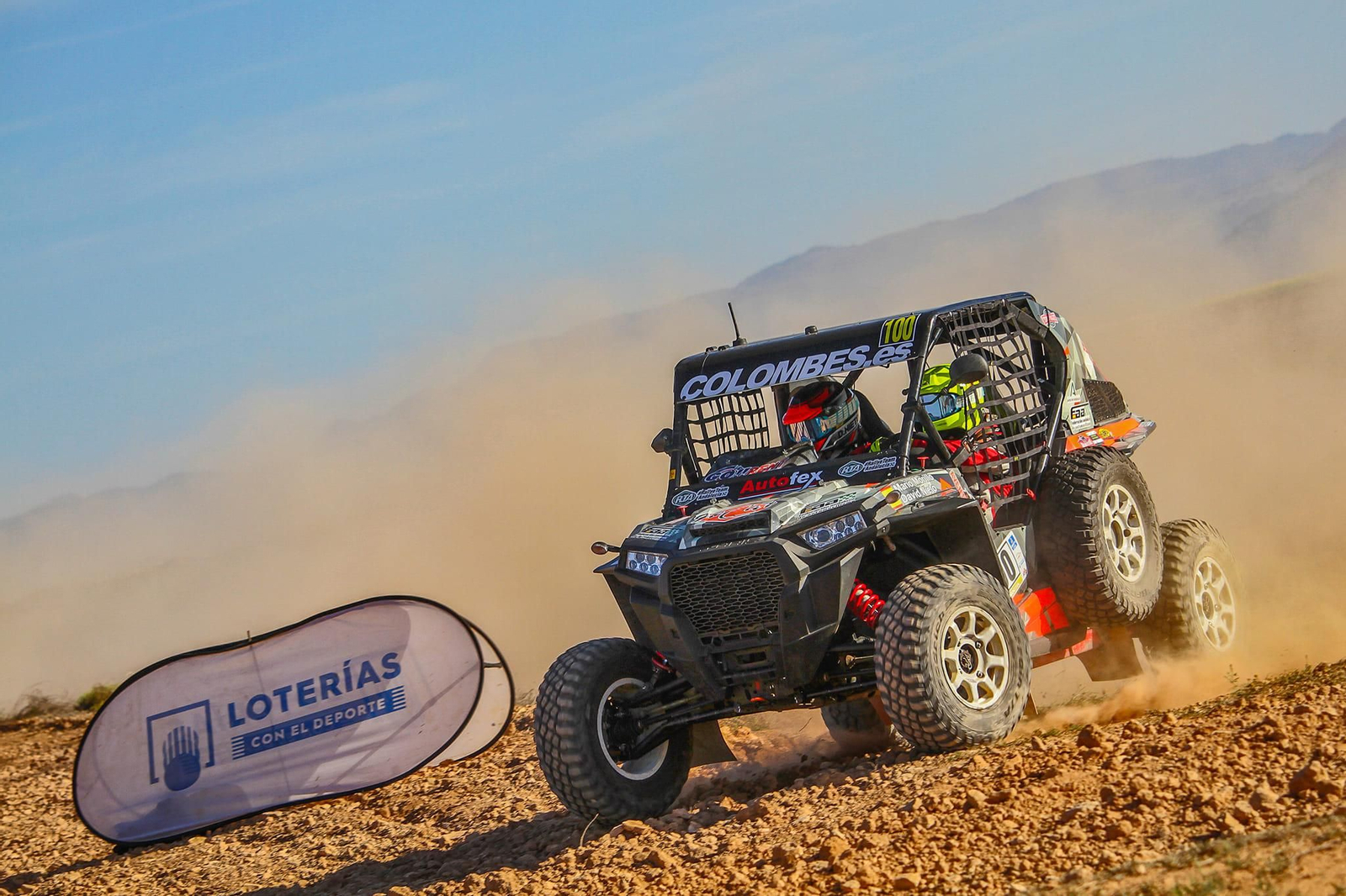 David Nieto y Mario Morillo, con su Polaris en la cita conquense.