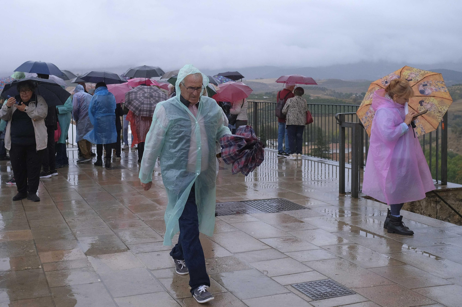Ronda recibe las primeras lluvias del otoño en Málaga, en imágenes