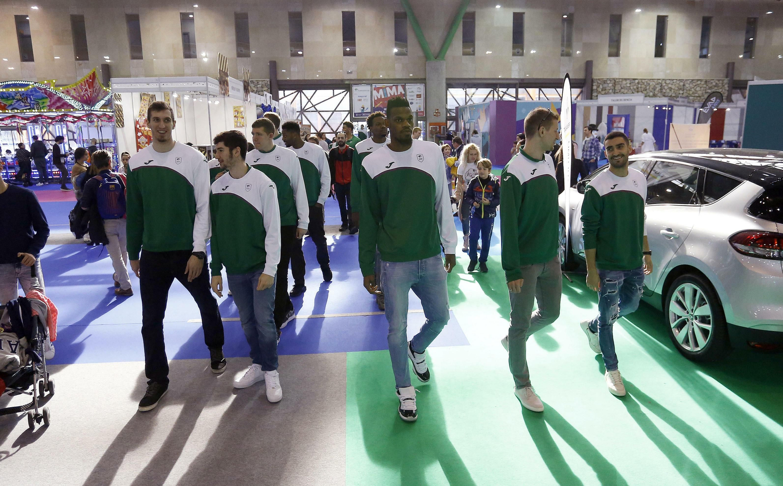 Las fotos de la visita del Unicaja al MIMA.